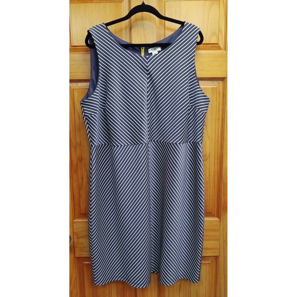 Cato Gray & White Stripe Bias Cut Slimming Size 24W Knit Dress Zip Showing Back